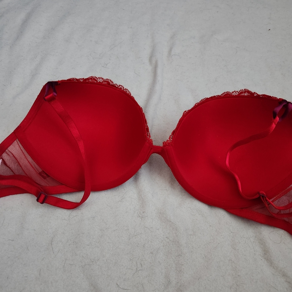 Victoria's Secret Red Lace Push-Up Bra Size 32DDD / 32F - Picture 3 of 5